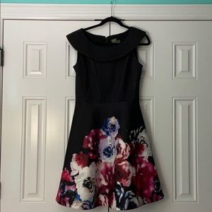 Beautiful Taylor dress with pockets